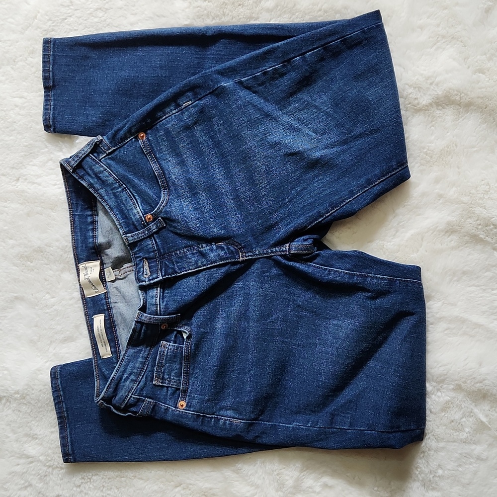 Universal Thread  Mid Rise Curvy Skinny Jeans 4/27